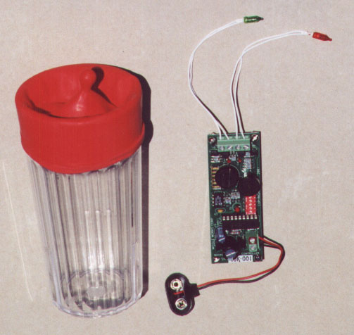 Improvized chamber next to an RRC²X altimeter by Missile Works